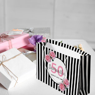 Monogram roze bloemkolen van Birthday Groot Cadeauzakje