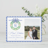 Monogram Roze Bow Greenery kerstfoto Feestdagenkaart (Staand voorkant)