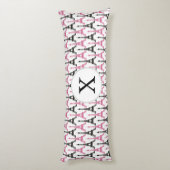 Monogram roze chique eiffeltoren patroon lichaamskussen (Achterkant (Verticaal))