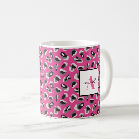 Monogram roze luipaard printpatroon op maat koffiemok (Voorkant rechts)