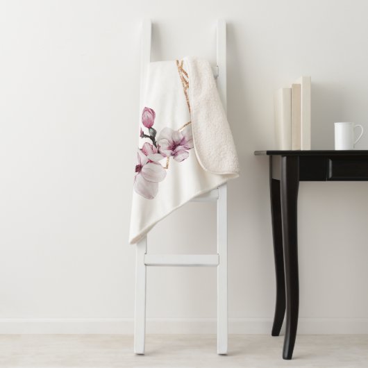 Monogram Roze Witte Magnolias Bird Lijst Sherpa Deken (In situ)