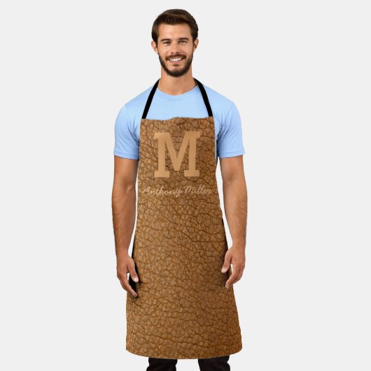 Monogram Rustiek Bruin Leer Naam Script Modern Schort (Gedragen)