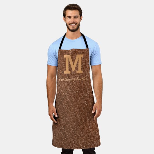 Monogram Rustiek Bruin Leer Naam Script Modern Schort (Gedragen)