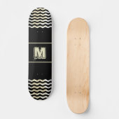 Monogram skateboard met golven op zwart (Voorkant)