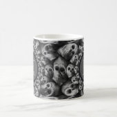Monogram Spooky Skulls Abstract zwart-wit Koffiemok (Center)