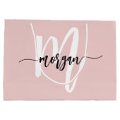 Monogram Stijlvol Modern Blush Pink Script Groot Cadeauzakje (Achterkant)