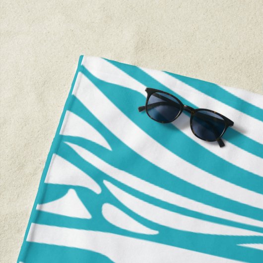 Monogram Turquoise Kleur Gestreept Zebra Patroon Strandlaken (In situ)