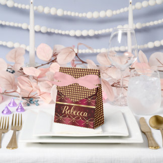 Monogram Vintage Burgundy Color Decor Luxury Gold Bedankdoosjes