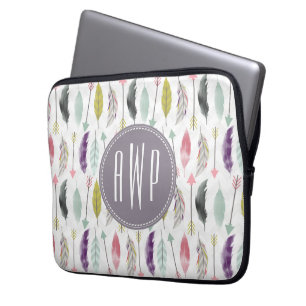 Monogram voor veren en pijlen laptop sleeve