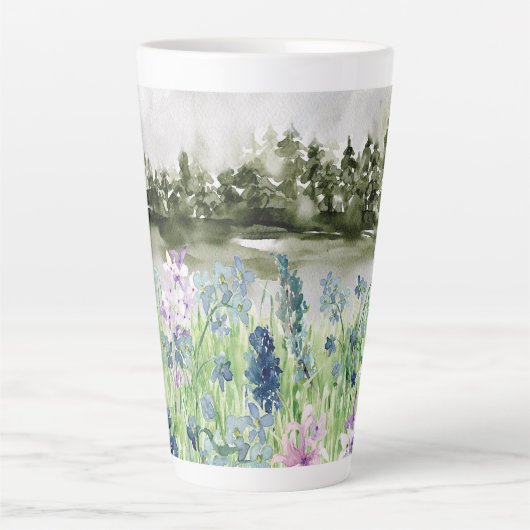 Monogram Waterverf Blauw Paarse Bloemenweide Latte Mok (Voorkant)