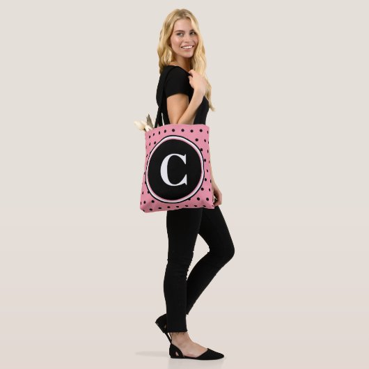 Monogram White Pink Black Polka Dots Draagtas (Op model)