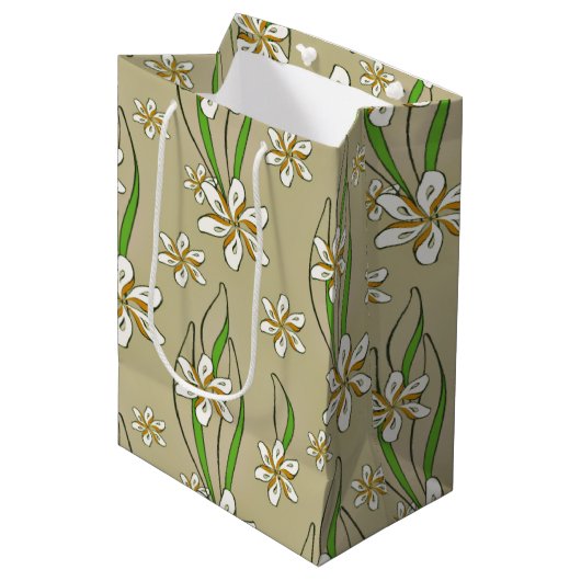 Monogram witte bloemenbeige achtergrond medium cadeauzakje (Voorkant Gekanteld)