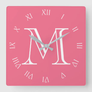 Monogram Witte Manuscript Roman Aantallen op Roze Vierkante Klok