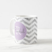 Monogram zilveren Chevron Patroon Lavendel Paarse Koffiemok (Voorkant links)