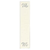Monogram Zilveren Letter M Cream Tafelloper (Voorkant)
