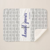 Monogram, zoet hart geometrisch grijs/wit/marine sherpa deken (Voorkant (horizontaal))