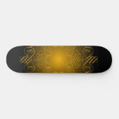 Monogram zwart en goud met decoratieve elementen skateboard (Horizontaal)