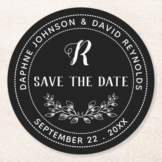 monogram zwart, met de vermelding Datum opslaan Ronde Kartonnen Onderzetter (Voorkant)