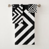 Monogram zwart-wit bad handdoek (Insitu)