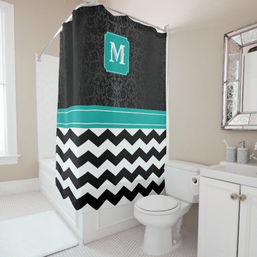 Monogram zwart/wit Chevron patroon met Blauwgroen Douchegordijn (In situ)