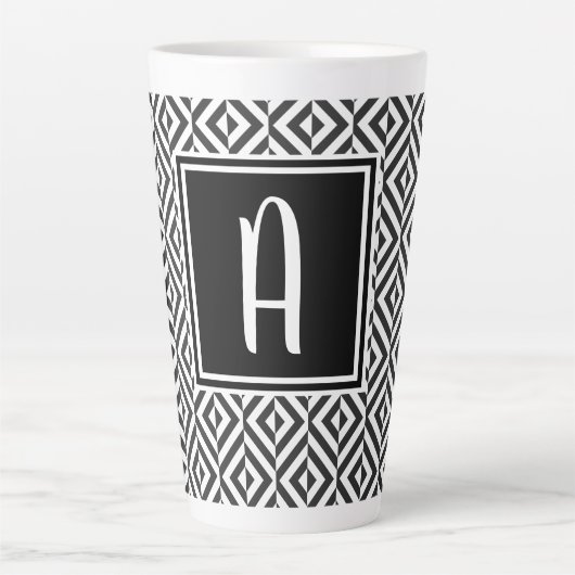 Monogram Zwart & Wit Diamant Patroon Latte Mok (Voorkant)