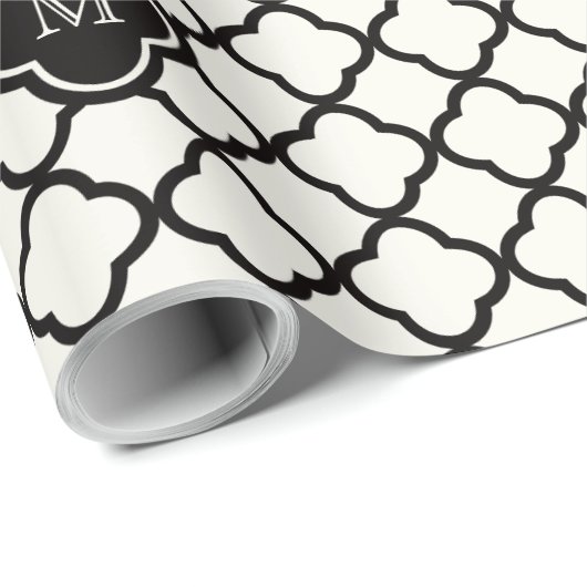 Monogram Zwart & Wit Quatrefoil Patroon Wedding Cadeaupapier (Rol Hoek)