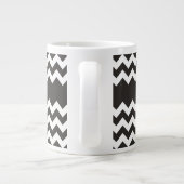 Monogram zwarte en witte Chevrons Jumbo Mok (Achterkant)