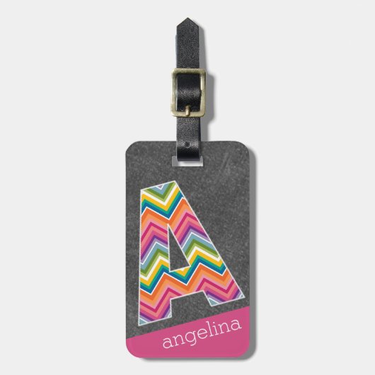 Monogrambrief van het karton A met Bright Chevrons Bagagelabel (Voorkant verticaal)