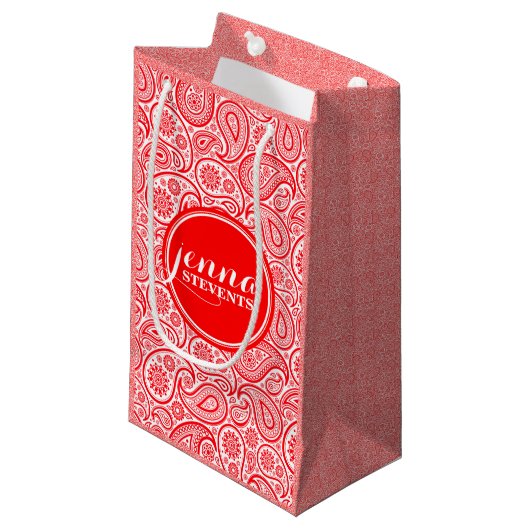 Monogramed Red & White paisley Pattern Klein Cadeauzakje (Voorkant Gekanteld)