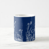 Monogramme blanc Fleur sauvage Doodles Café Mug (Centre)