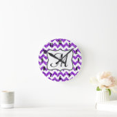 Monogramme Chevron violet moderne Horloge murale i (Maison)