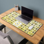 Monogramme de citron mis en place à l'aquarelle mé<br><div class="desc">Dans un motif conçu pour le pourcentage, cette création apporte la joie de la bonté citronnée dans un monogramme de style méditerranéen avec votre initiale et votre nom. Le motif est composé d'un ensemble de graphiques à thème citron conçus dans une répétition de goutte sur un arrière - plan d'aquarelle...</div>