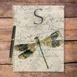 Monogramme de libellule Vintage rustique<br><div class="desc">Ce design comporte une page de journal de style ancien avec une belle libellule. Personnalisez-le avec votre nom de famille initial. Créé par Simply Farmhouse Press.</div>