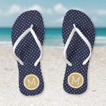 Monogramme de minuscules points marine et or<br><div class="desc">sandales à tongs imprimées sur mesure avec un motif à pois mignon et votre monogramme ou autre texte personnalisé dans un cadre circulaire. Cliquez sur Customiser pour modifier les polices de texte et les couleurs ou ajouter vos propres images pour créer un design unique et unique !</div>
