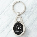 Monogramme et nom de script personnalisé noir<br><div class="desc">Monogramme personnalisé et cadeau de nom caractéristiques monogramme personnalisé en style de police de script classique blanc et nom en style de police de serif classique blanc sur arrière - plan noir. Idéal pour des vacances,  des réunions de famille et des occasions spéciales.</div>