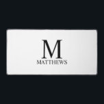 Monogramme et nom personnalisés<br><div class="desc">Monogramme personnalisé et cadeau de nom caractéristiques monogramme personnalisé et nom en noir classique serif style de police sur arrière - plan blanc.</div>