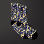 Monogramme floral bleu et or<br><div class="desc">Élevez votre tenue mariage avec nos Chaussettes Monogram Floral Bleu et Or. Les accents bleu et or vibrants créent un aspect saisissant et luxueux. N'oubliez pas d'explorer notre cravate correspondant pour une correspondance parfaite.</div>