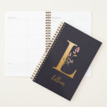 Monogramme floral élégant bleu or personnalisé L<br><div class="desc">Personnalisé Gold Blue Elegant Floral Monogram L Planner *Pour cette conception, chaque lettre a sa propre liste mais vous customisez votre nom en cliquant sur "personnaliser ce modèle". Je travaille à ajouter d'autres lettres ; si la vôtre n'est pas encore listée, s'il vous plaît, envoyez-moi un message et je peux...</div>