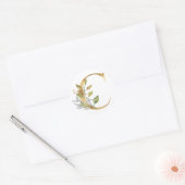 Monogramme floral en or Autocollant rond classique (Enveloppe)