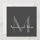Monogramme gris moderne Invitations de mariage (Dos)