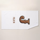 Monogramme Initial en Cuir Outilé Occidental J (Serviette de bain)