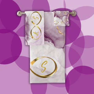 Monogramme initial Gold Infinity sur le violet et