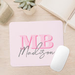 Monogramme initial minimaliste rose moderne<br><div class="desc">Créez votre propre pavé de souris personnalisé avec des initiales minimalistes modernes et un nom monographique de calligraphie de script. Disponible en différentes tailles de couleurs.</div>