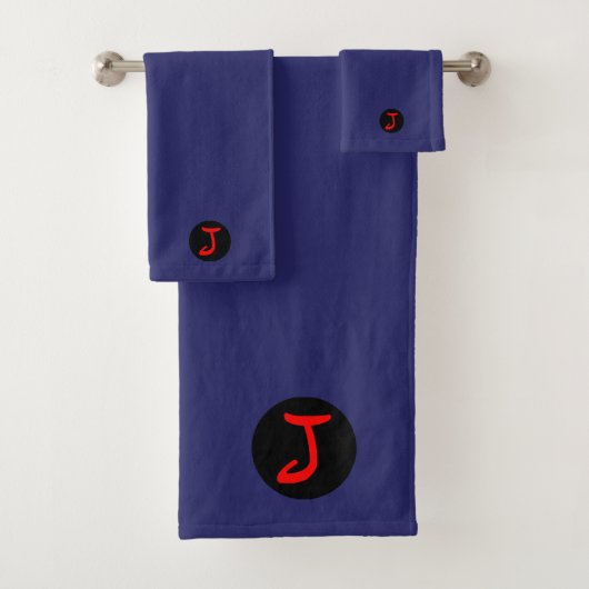 Monogramme J dans l'ensemble de serviettes de bain (En situation)