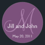 Monogramme Mariage Enregistrer la date Sticker vio<br><div class="desc">par Elke Clarke©2009 Plus de dessins disponibles sur whitewhimsicalweddings.com et whitewhimsicalweddings.blogspot.com.</div>