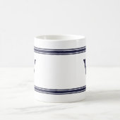 Monogramme Marine Bleu strié Mug personnalisé (Centre)