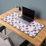 Monogramme Motif de papillons violets Whimsical<br><div class="desc">Superbe papillons violet motif floral avec un élégant monogramme cristed initial et nom design.</div>