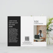 Monogramme noir et blanc simple Brochure moderne (Debout devant)