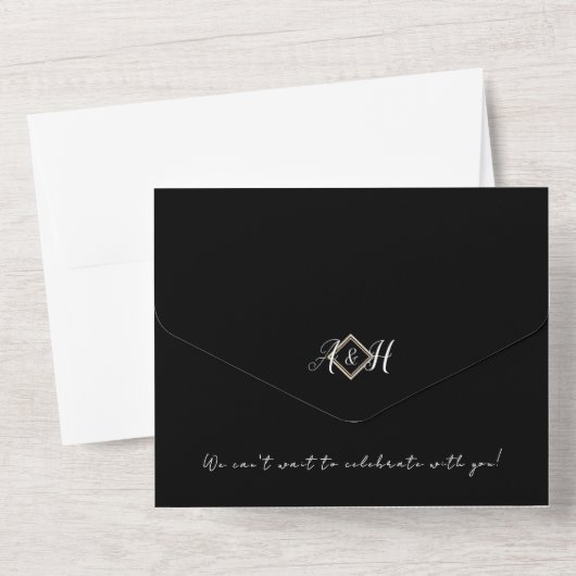 Monogramme noir tout en un mariage Invitation (Verso)