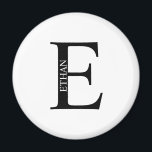 Monogramme personnalisé et aimant de nom<br><div class="desc">Monogramme personnalisé et cadeau de nom caractéristiques monogramme personnalisé et nom dans le style de police serif classique. Parfait comme cadeaux de fête des pères pour papa,  cadeaux pour les groomsmen et pour toute occasion spéciale.</div>